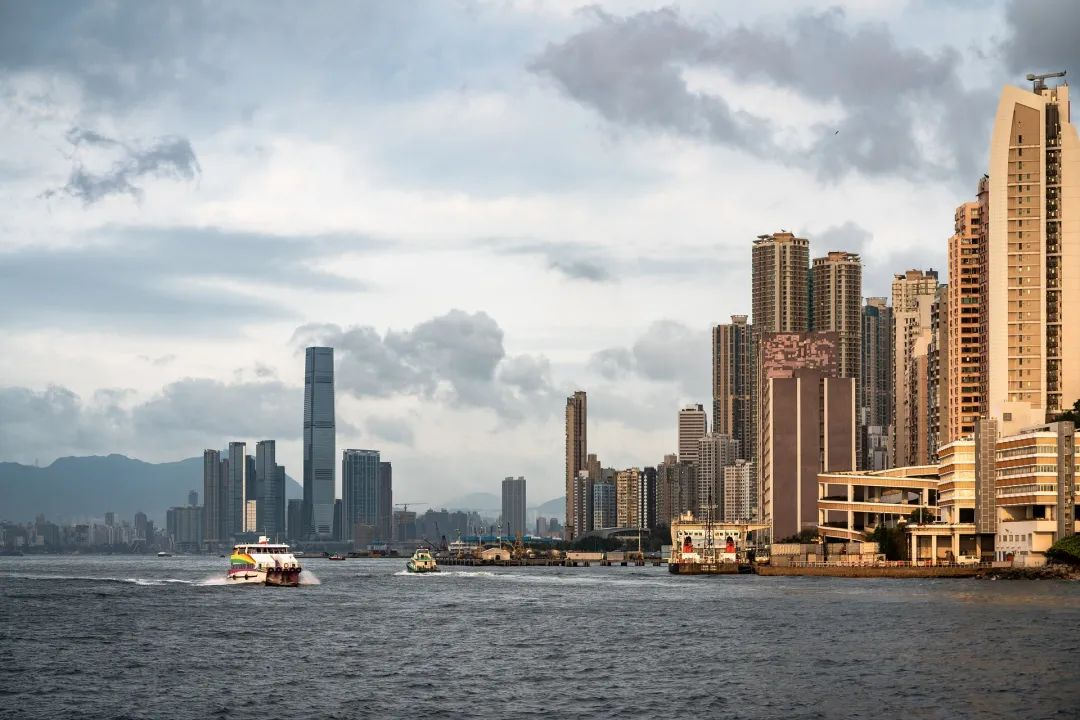 家庭收入要達(dá)到這個(gè)數(shù)，規(guī)劃香港身份才有奔頭！